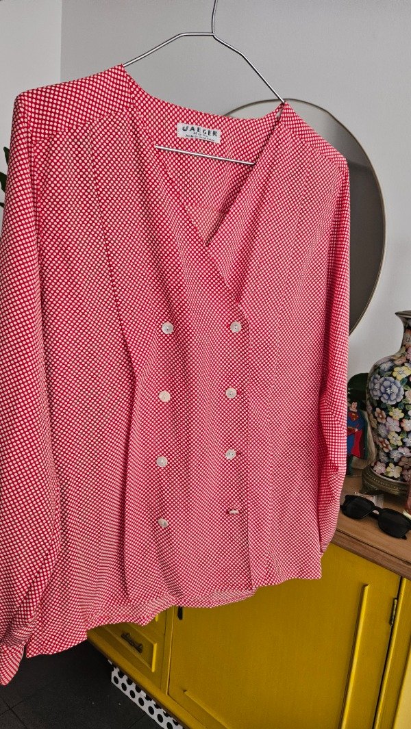 Producto - Camisa Lunarcitos Rojos.