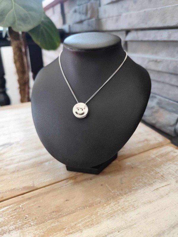 Producto - Collar carita de nena. Acero quirurgico.