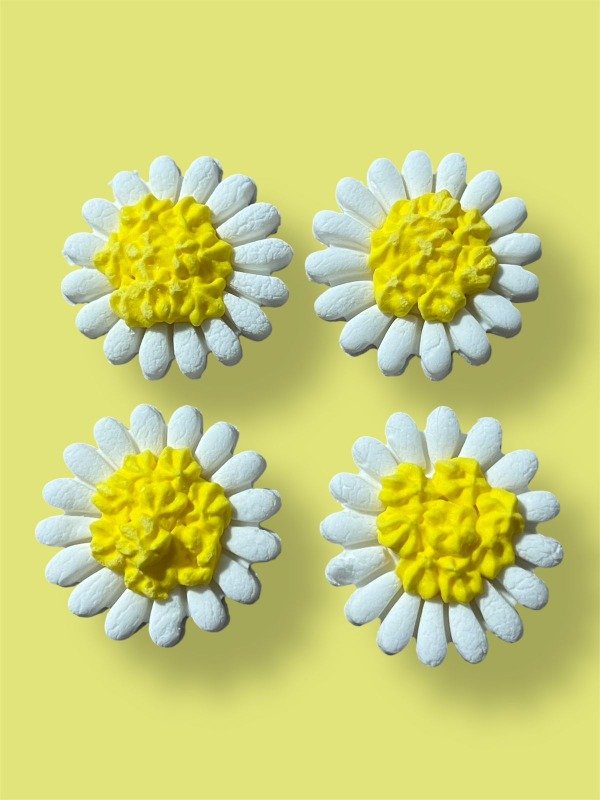 Producto - FLOR MARGARITA DE PASTILLAJE BLANCA CENTRO AMARILLOX 8U