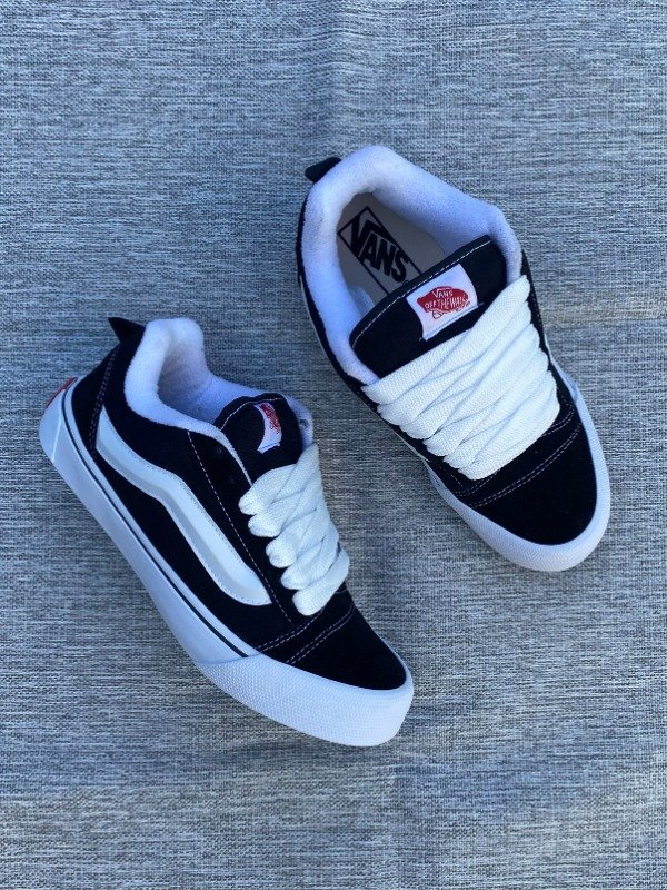 Producto - Vans Knu Skool