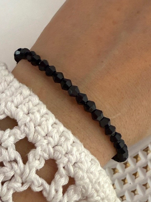 Producto - P680 Pulsera acero quirúrgico y cristales checos negro 18 cm