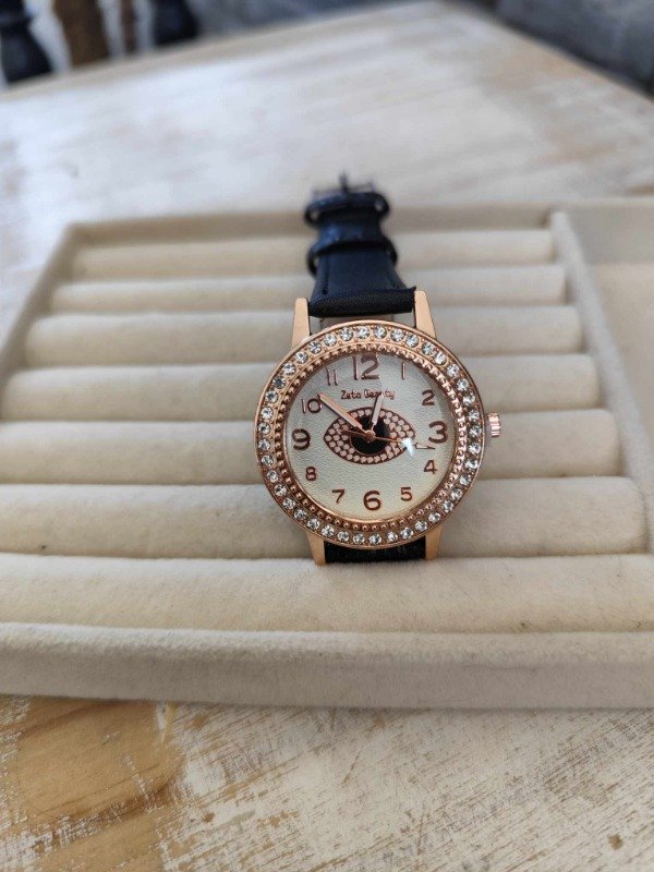 Producto - Reloj malla negra cuadrante strass