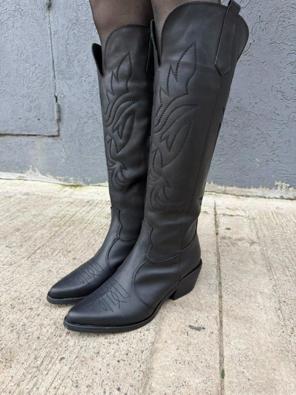 Producto - DANA cuero negro