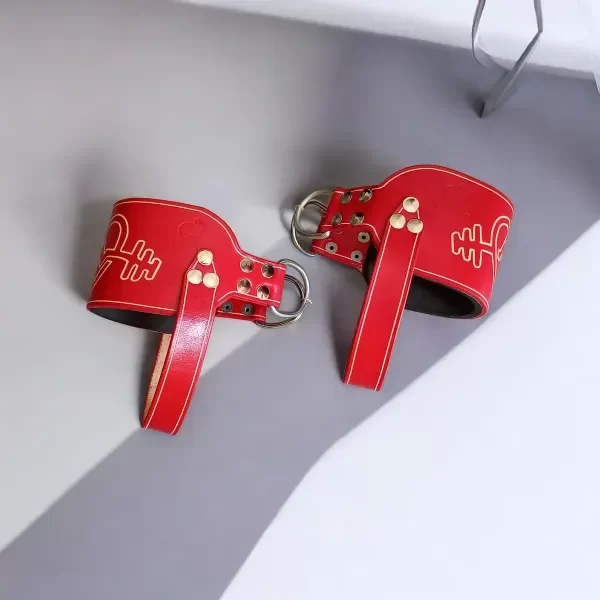 Producto - Tobilleras con estribo fijos en rojo