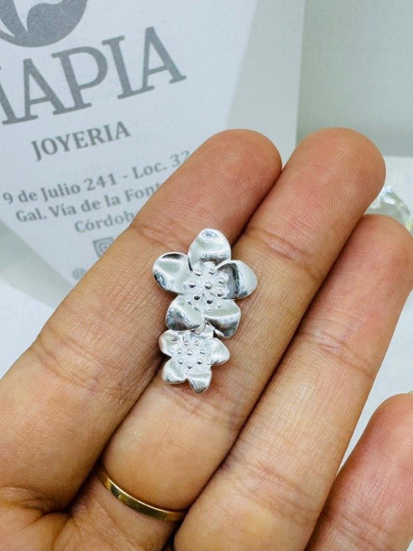 Producto - DIJE FLOR PASANTE LAMINADO