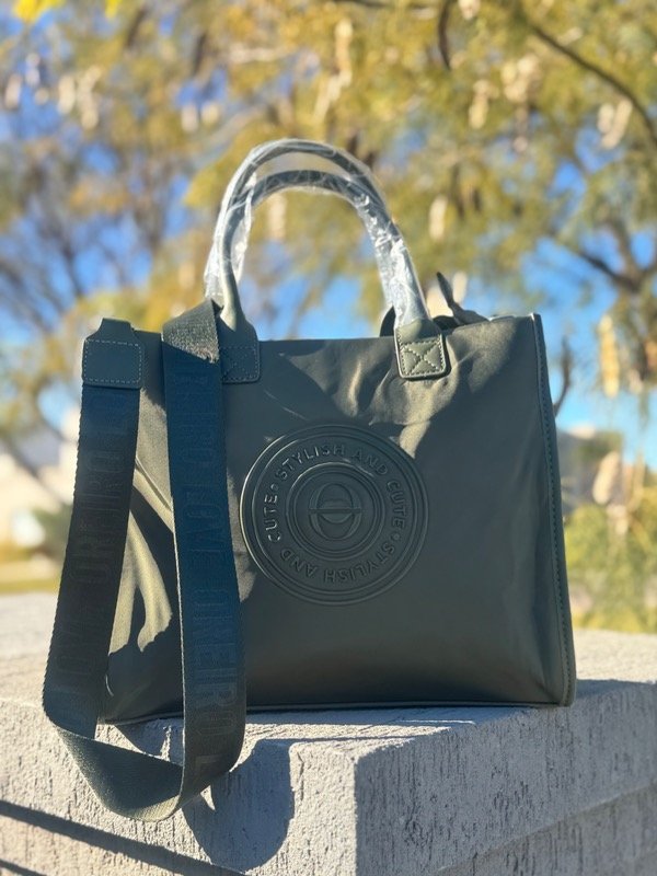 Producto - Cartera Oreiro Love Microfibra Verde Musgo