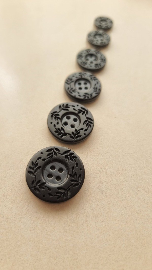 Producto - Botón hoja tallada NEGRO (distintas medidas)