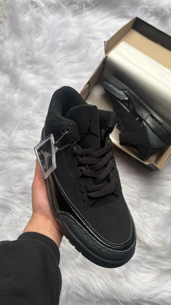 Producto - JORDAN RETRO 3 BLACK CAT - 1