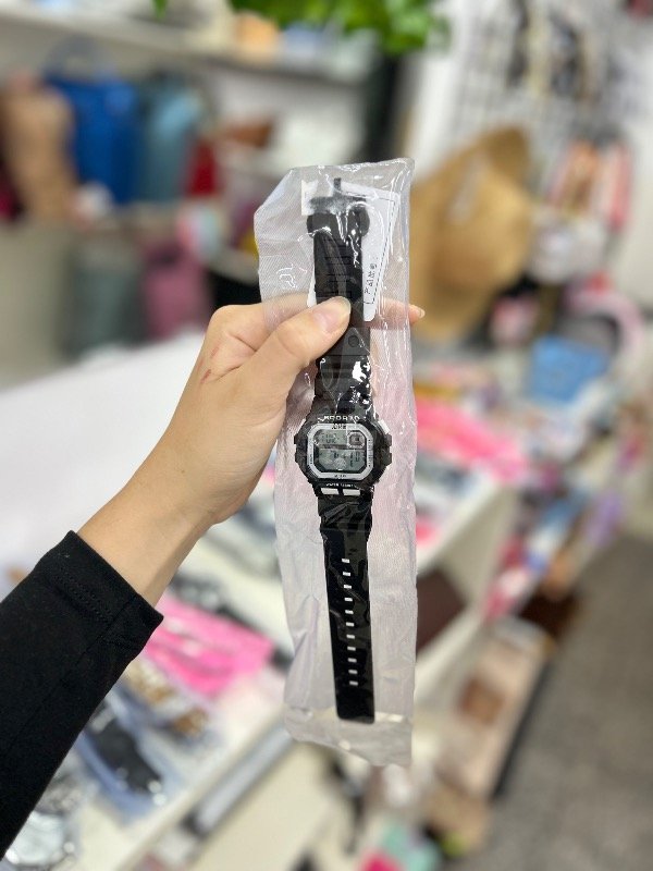 Producto - Reloj deportivo digital negro