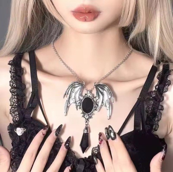 Producto - Collar Gothic Wings