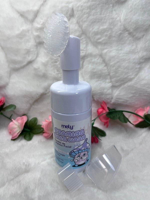 Producto - Espuma de limpieza facial Mely 100ml