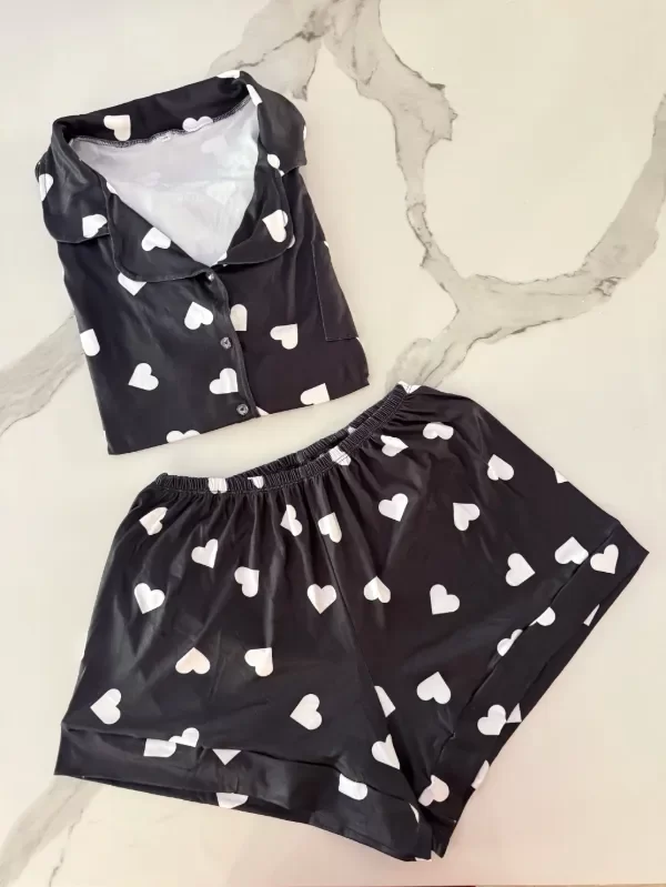 Producto - Camisero SHORT + CAMISA negro con corazones blancos
