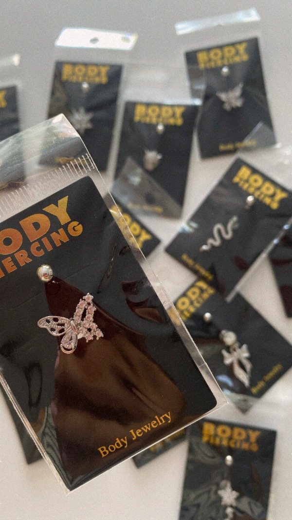 Producto - Piercing ombligo. Mariposa