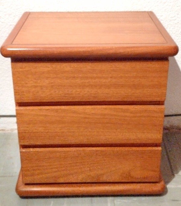 Producto - PAR MESAS DE LUZ ENCHAPADO EN ROBLE 53x41x57. PRECIO POR EL PAR #11728