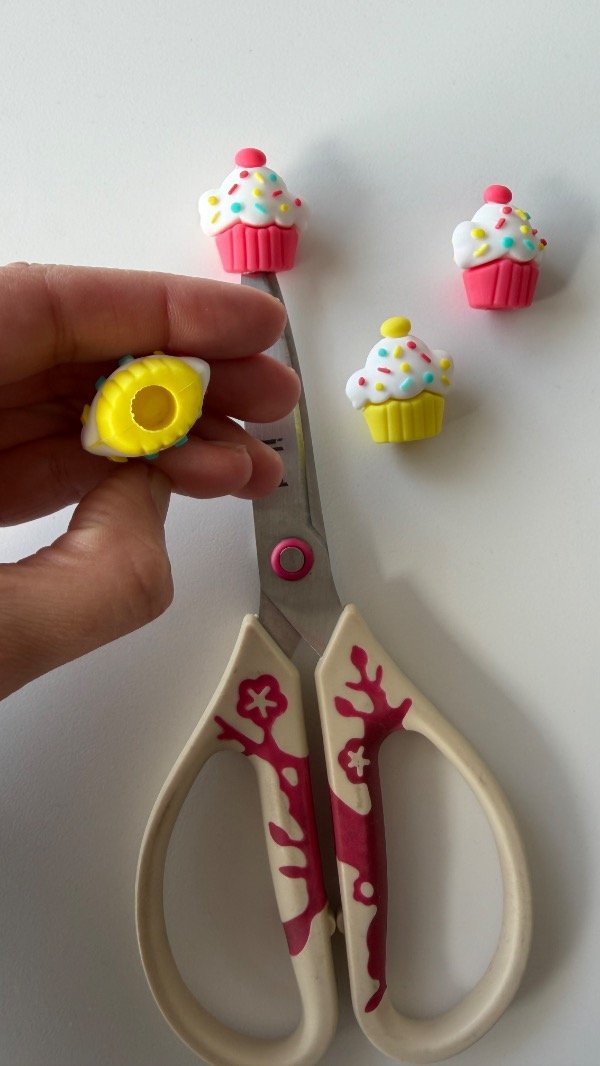 Producto - Tapa protectora de TIJERA y AGUJAS/ Cupcake - 1