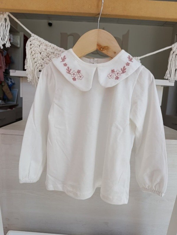 Producto - Blusa Cuello Bordado Blanca