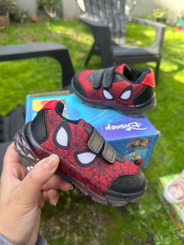 Producto - SPIDER INFANTIL CON LUZ IMPORTADA