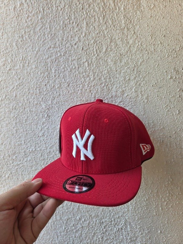 Producto - Gorra NY PLANA CERRADA ROJAA