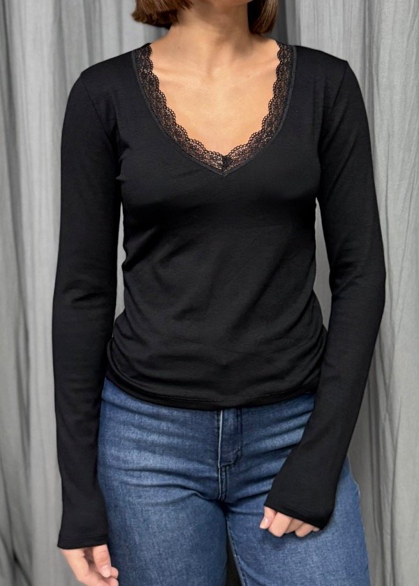 Producto - Remera Melvin Cuello V