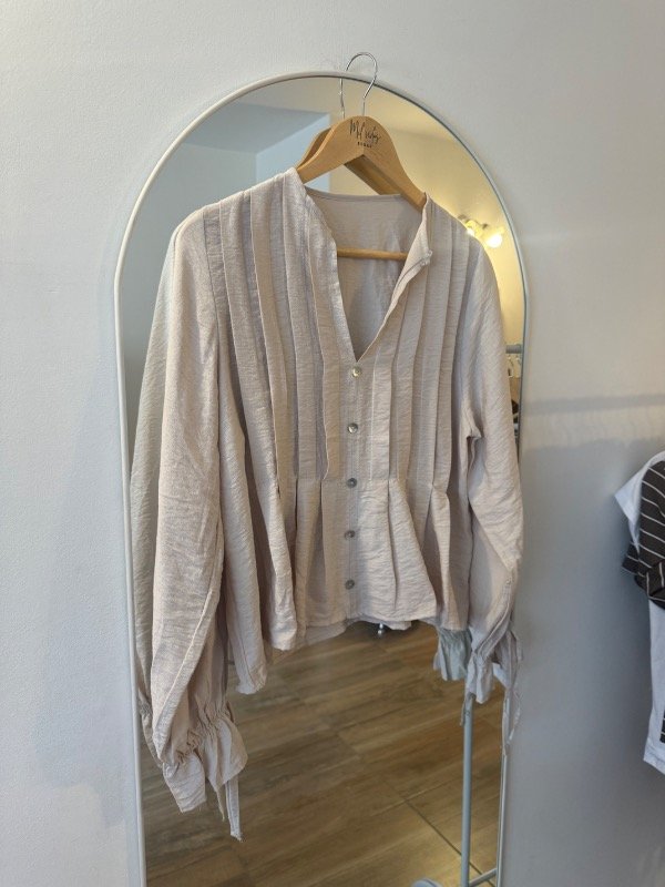 Producto - Blusa Elaira beige manga larga