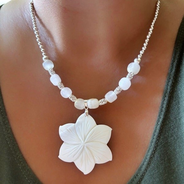 Producto - Conjunto Flor de Loto Nácar, Piedras y Plata 900