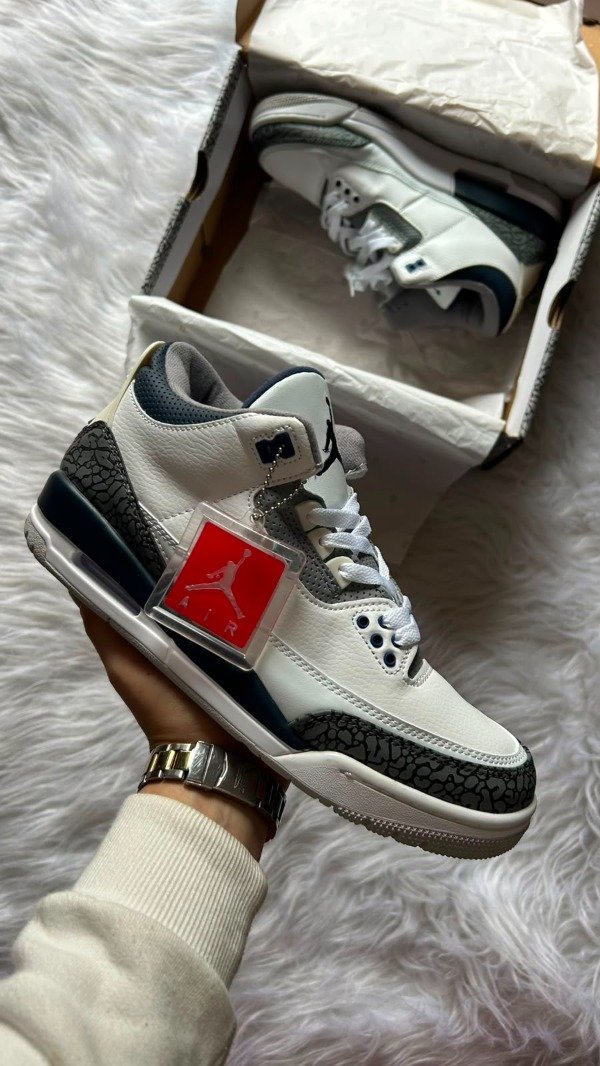 Producto - JORDAN RETRO 3 MIDNIGHT NAVY - 0