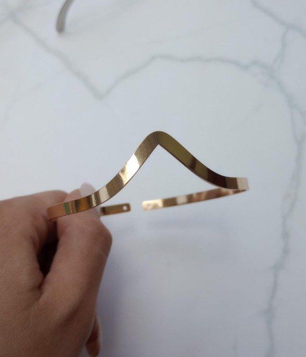 Producto - Brazalete en V - Dorado