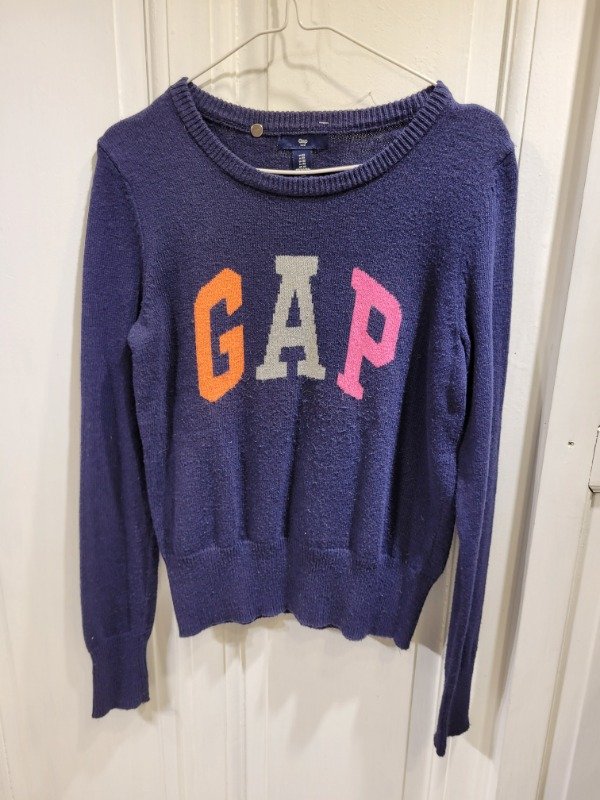 Producto - Sweater GAP azul logo de colores Talle XS - PRECIO: 36X