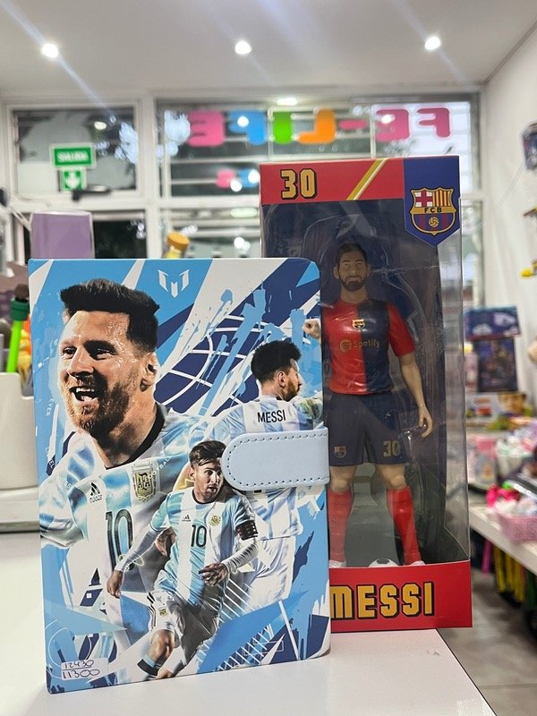 Producto - Combo Messi cuaderno con imán+muñeco coleccionable
