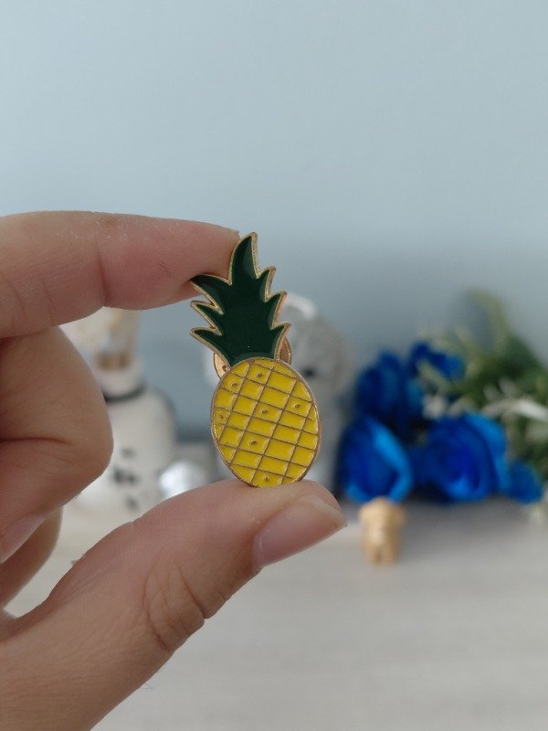 Producto - Pin metalizado - Piña #0667