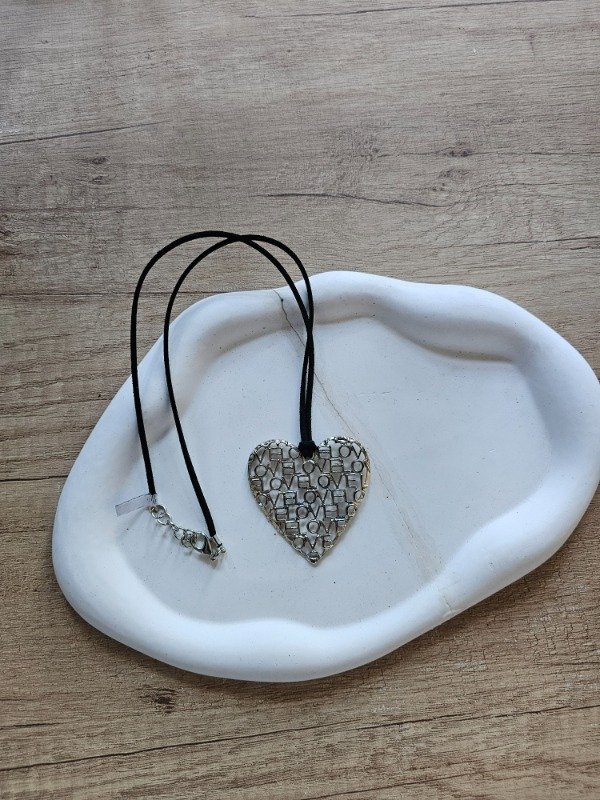 Producto - Collar love gamuza