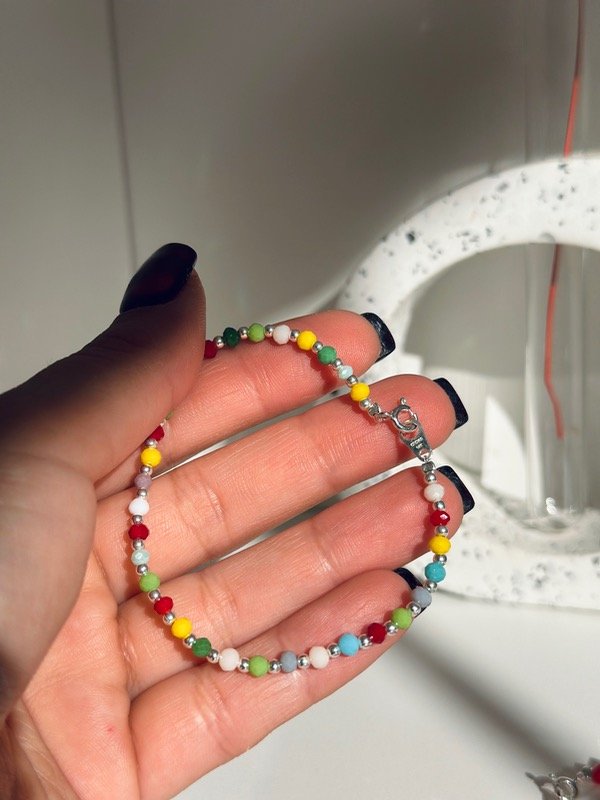 Producto - Pulsera piedras de colores y bolitas de plata