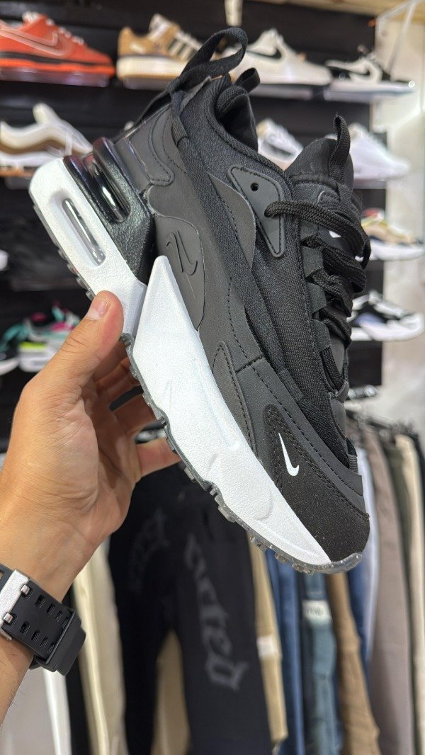 Producto - AIRMAX FURYOSA NEGRO BASE BLANCA