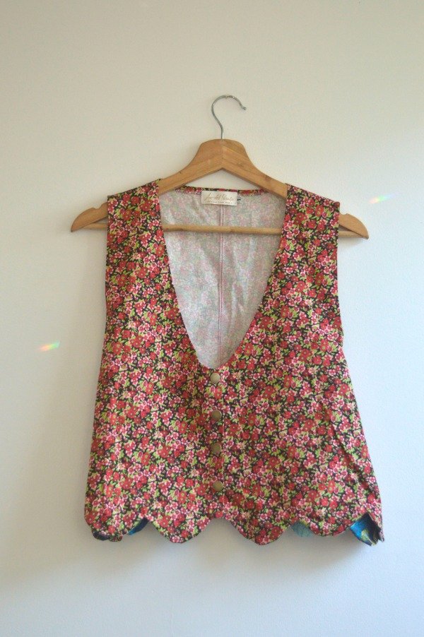 Producto - Chaleco Floreado