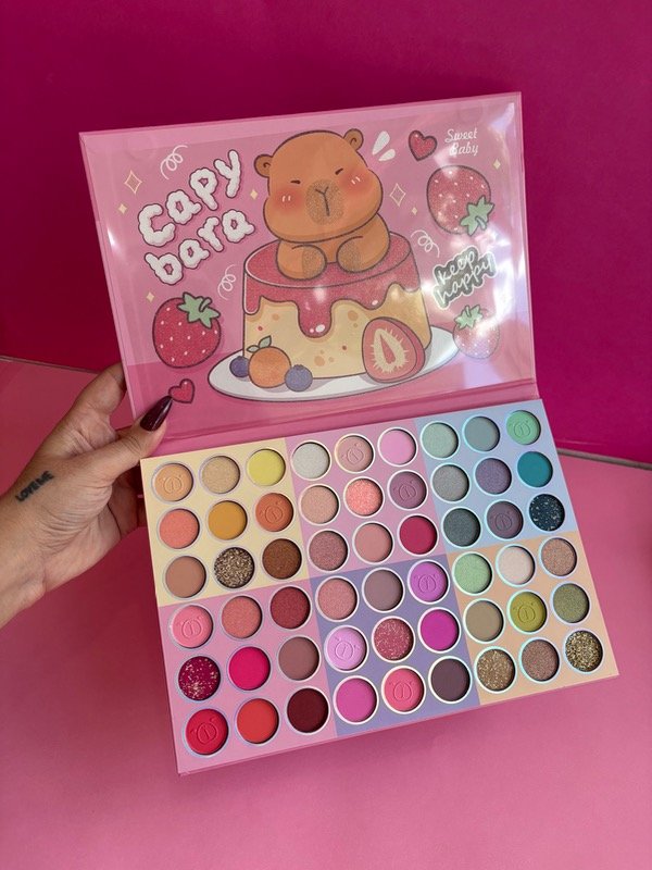 Producto - Paleta de sombras Capybara x54 tonos