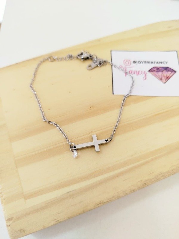 Producto - Pulsera cubic cruz aq