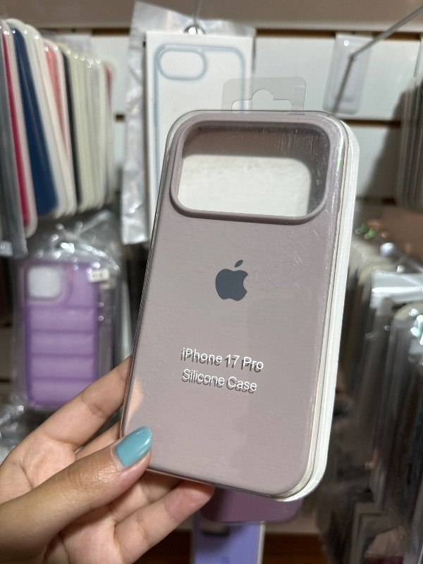 Producto - Silicone case GRIS CLARO iPHONE 17 PRO