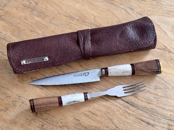 Producto - 223 - Set Cubiertos DAGGER Combinado Madera Ciervo x14cm - Paño