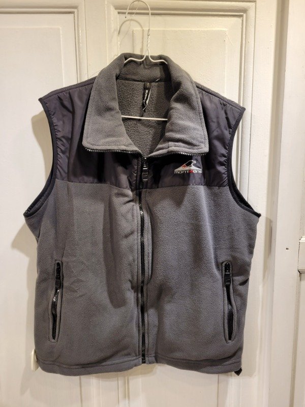 Producto - Chaleco MONTAGNE polar gris Talle S - PRECIO: 80X