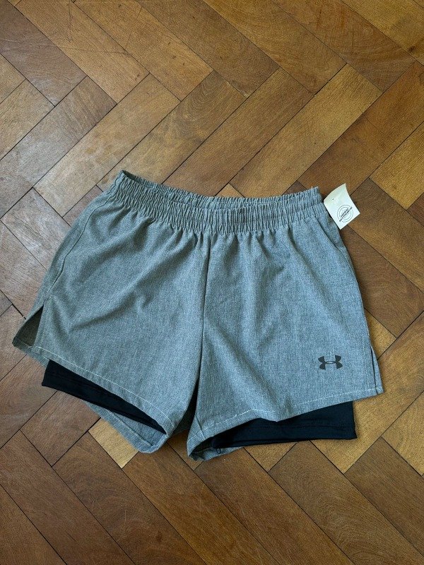 Producto - SHORT CON CALZA GRIS MELANGE Y NEGRO