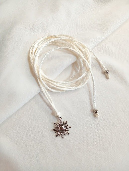 Producto - Choker lazo blanco sol