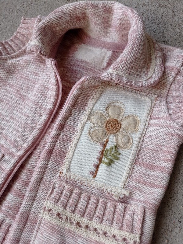Producto - CHALECO DE NIÑA ROSA CON CUELLO CAMISA