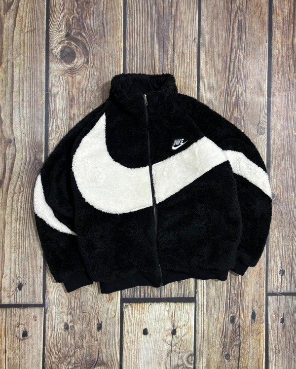 Producto - NIKE SHERPA JACKET BIG LOGO FULL BLACK