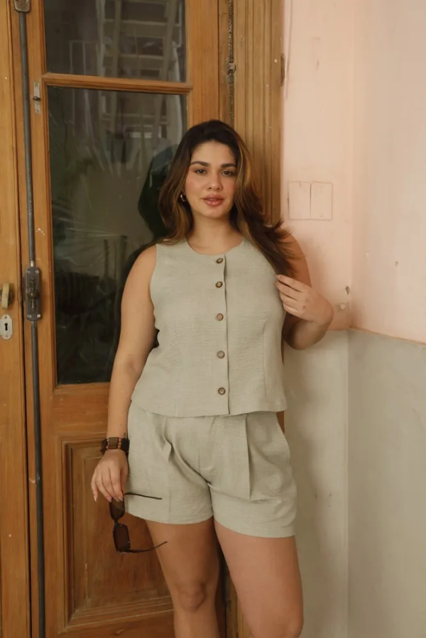 Producto - Camisa sin mangas cuello redondo