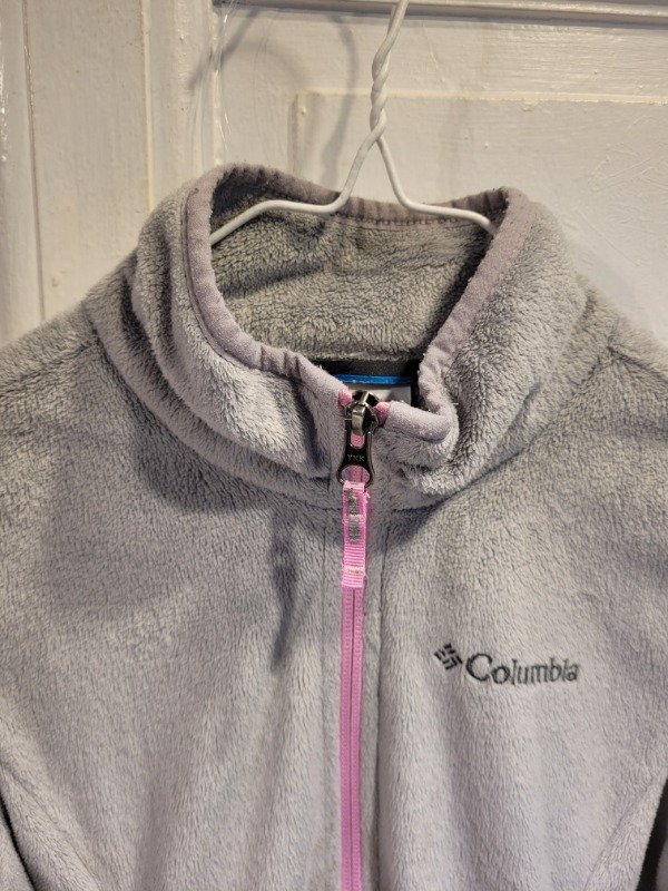 Producto - Polar COLUMBIA gris claro con rosa-Talle 7/8 años- PRECIO: 50X - 2