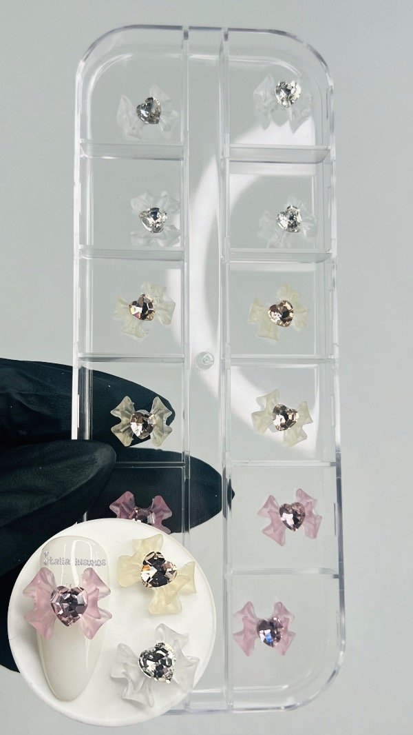 Producto - Moños pastel con corazón de cristal x12