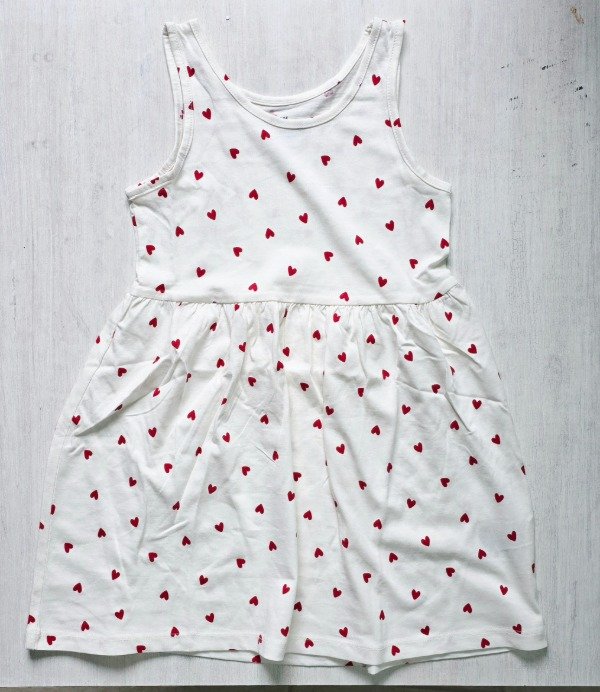 Vestido HyM talle 2/4 corazon blanco corazon