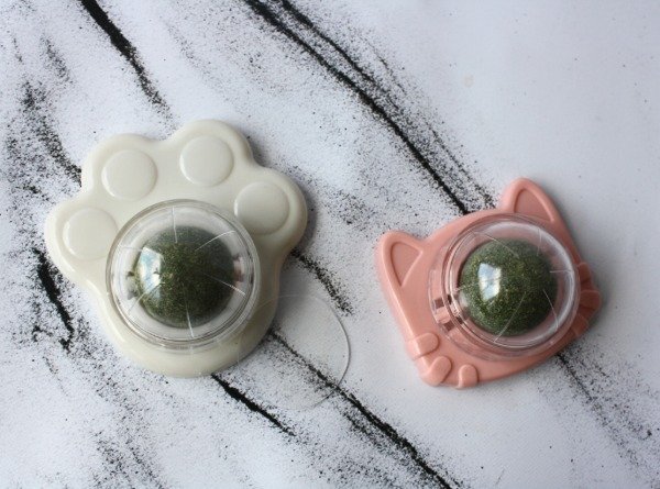 Producto - PELOTA CATNIP PARA GATO CON CAPUCHON
