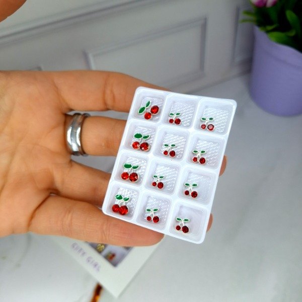 Producto - Pack de dijes para uñas cerezas