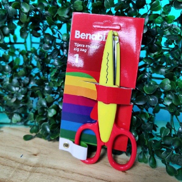 Producto - TIJERA ZIGZAG SURTIDA 13,5CM 28419